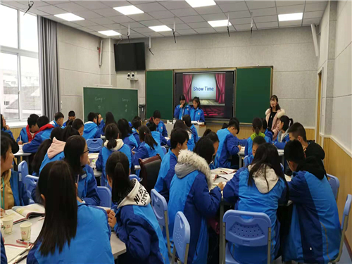 雅安市田家炳中学开展新教师公开课展评活动 (2).jpg